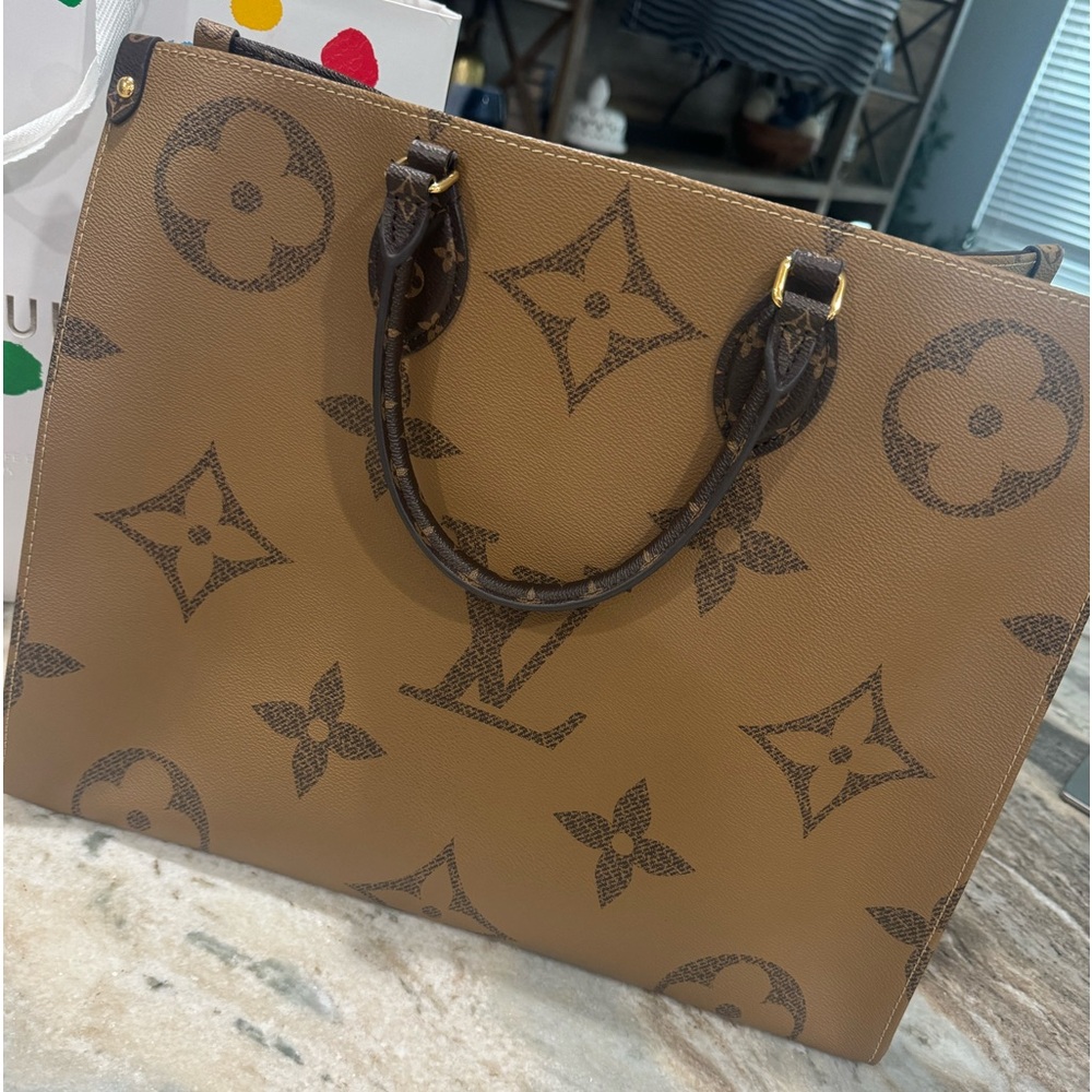 On the Go GM tote Louis Vuitton, Excellent used condition and dust bag